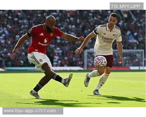 阿玛德期待姆伯莫在关键比赛中展现进球能力我与他都能胜任10号位 阿玛德期待姆伯莫在关键比赛中展现进球能力我与他都能胜任10号位