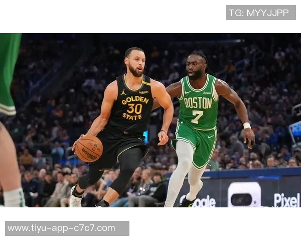 杰伦布朗半场表现平平7投3中三分命中率高但仅得8分助力球队需更努力