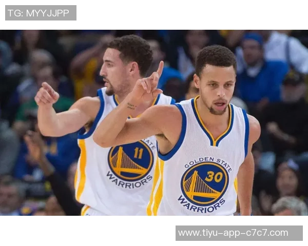 活塞主帅称库里为历史最佳进攻武器我们通过身体对抗限制他的发挥 活塞主帅称库里为历史最佳进攻武器我们通过身体对抗限制他的发挥